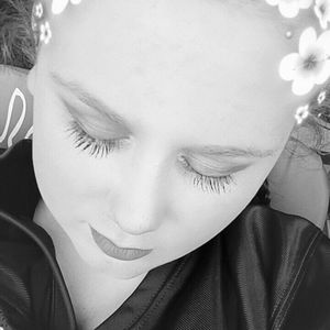 Meet your Posher, Desiree